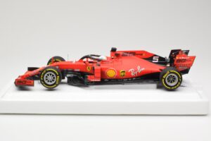 Ferrari SF90 #5 S. Vettel Australian GP 2019 BBR 1:18 BBR191805DIE Hartsi — kuva 3 / 6