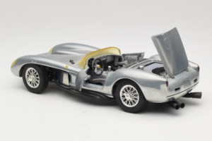 Ferrari Testa Rossa Chrome Silver Hot Wheels 1:18 25737 Metalli — kuva 5 / 8