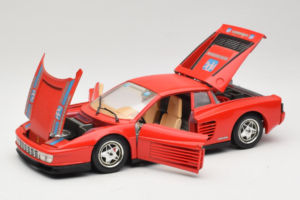 Ferrari Testarossa PPG Auto Refinish Punainen Bburago 1:18 3039-P3 Metalli — kuva 2 / 8