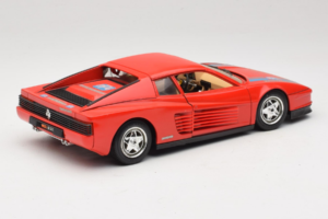 Ferrari Testarossa PPG Auto Refinish Punainen Bburago 1:18 3039-P3 Metalli — kuva 3 / 8