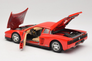 Ferrari Testarossa PPG Auto Refinish Punainen Bburago 1:18 3039-P3 Metalli — kuva 5 / 8