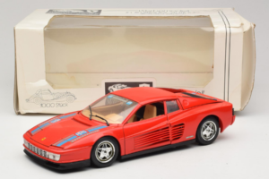 Ferrari Testarossa PPG Auto Refinish Punainen Bburago 1:18 3039-P3 Metalli — kuva 8 / 8