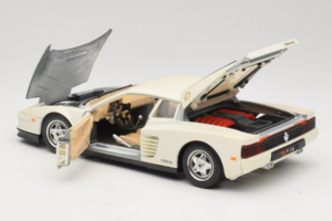 Ferrari Testarossa Valkoinen Bburago 1:18 3019-W1 Metalli — kuva 5 / 8