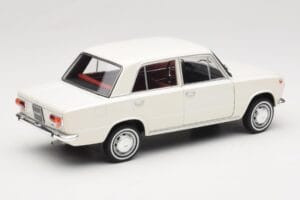 Fiat 124 Valkoinen IXO 1:18 18CMC205OP Metalli — kuva 3 / 8