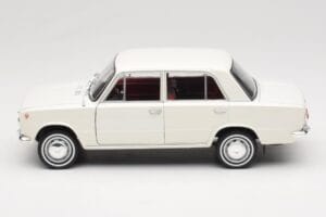 Fiat 124 Valkoinen IXO 1:18 18CMC205OP Metalli — kuva 4 / 8