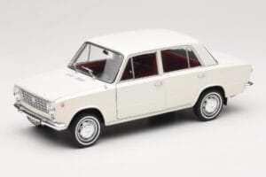 Fiat 124 Valkoinen IXO 1:18 18CMC205OP Metalli