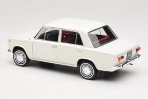 Fiat 124 Valkoinen IXO 1:18 18CMC205OP Metalli — kuva 7 / 8