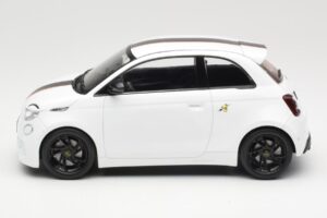 Abarth 500e Valkoinen IXO 1:18 MCG18497 Metalli — kuva 3 / 6