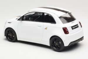 Abarth 500e Valkoinen IXO 1:18 MCG18497 Metalli — kuva 5 / 6