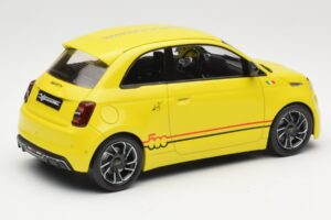 Abarth 500e Keltainen IXO 1:18 MCG18498 Metalli — kuva 2 / 6