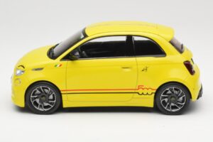 Abarth 500e Keltainen IXO 1:18 MCG18498 Metalli — kuva 3 / 6