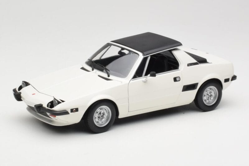 Fiat X1/9 Valkoinen Minichamps 1:18 100121685 Metalli