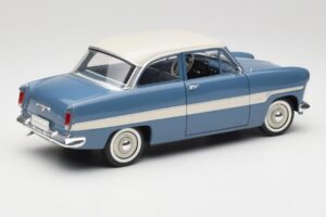 Ford Taunus 12M P2 Sininen Raidat Revell 1:18 08880-M1 Metalli — kuva 3 / 8
