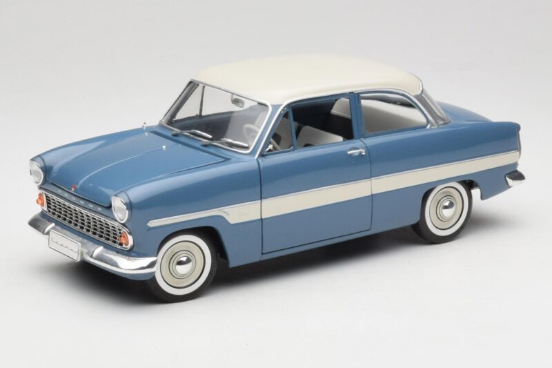 Ford Taunus 12M P2 Sininen Raidat Revell 1:18 08880-M1 Metalli