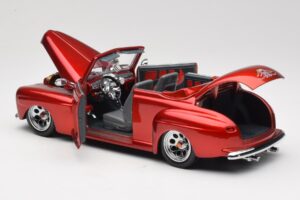 Ford Cabriolet Red Metallic Road Signature 1:18 30028 Metalli — kuva 5 / 8