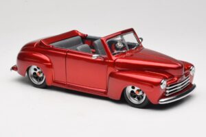 Ford Cabriolet Red Metallic Road Signature 1:18 30028 Metalli — kuva 6 / 8
