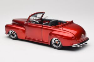 Ford Cabriolet Red Metallic Road Signature 1:18 30028 Metalli — kuva 7 / 8