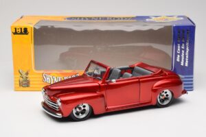 Ford Cabriolet Red Metallic Road Signature 1:18 30028 Metalli — kuva 8 / 8