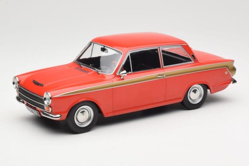 Ford Cortina Lotus Red & Gold Stripe MCG 1:18 MCG18532 Metalli