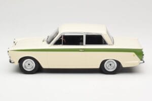 Ford Cortina Lotus White & Green Stripe MCG 1:18 MCG18434 Metalli — kuva 3 / 6