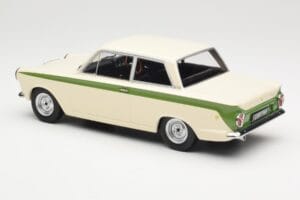 Ford Cortina Lotus White & Green Stripe MCG 1:18 MCG18434 Metalli — kuva 5 / 6