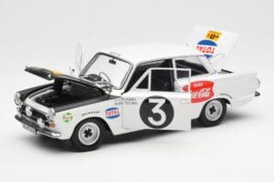 Ford Cortina Mk1 #3 P. Hughes / B. Young African Safari Rally 1964 AUTOart 1:18 86428 Metalli — kuva 2 / 8