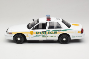 Ford Crown Victoria Police Interceptor CSI Miami GreenLight 1:18 13514 Metalli — kuva 3 / 6