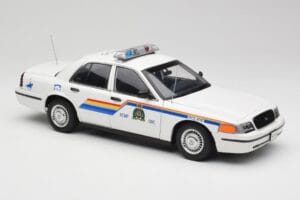 Ford Crown Victoria RCMP Police Car AUTOart 1:18 72706 Metalli — kuva 6 / 8