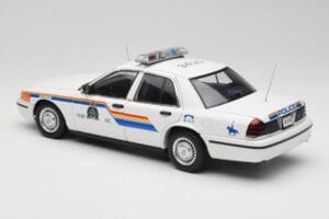 Ford Crown Victoria RCMP Police Car AUTOart 1:18 72706 Metalli — kuva 7 / 8