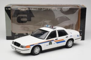 Ford Crown Victoria RCMP Police Car AUTOart 1:18 72706 Metalli — kuva 8 / 8