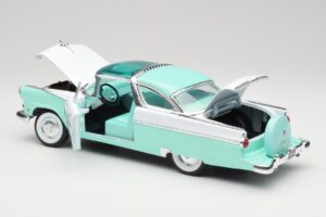 Ford Crown Victoria Seafoam Vihreä & Valkoinen Road Legends 1:18 92138 Metalli — kuva 4 / 7