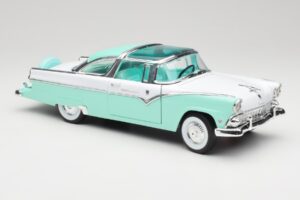 Ford Crown Victoria Seafoam Vihreä & Valkoinen Road Legends 1:18 92138 Metalli — kuva 5 / 7