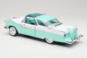 Ford Crown Victoria Seafoam Vihreä & Valkoinen Road Legends 1:18 92138 Metalli — kuva 6 / 7
