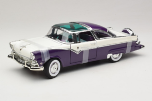 Ford Crown Victoria Valkoinen Violetti Road Signature 1:18 92138-P1 Metalli
