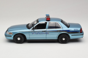 Ford Crown Victoria Police Cruiser Twilight Blue Greenlight 1:18 1643 Metalli — kuva 4 / 8