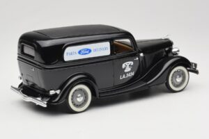 Ford Delivery Truck Ford Parts Musta Solido 1:18 8417 Metalli — kuva 2 / 8