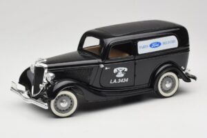 Ford Delivery Truck Ford Parts Musta Solido 1:18 8417 Metalli