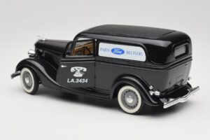 Ford Delivery Truck Ford Parts Musta Solido 1:18 8417 Metalli — kuva 5 / 8