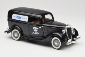 Ford Delivery Truck Ford Parts Musta Solido 1:18 8417 Metalli — kuva 6 / 8