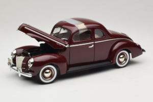 Ford Deluxe Coupe Tummanpunainen ERTL 1:18 7936 Metalli — kuva 2 / 7