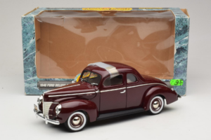 Ford Deluxe Coupe Tummanpunainen ERTL 1:18 7936 Metalli — kuva 7 / 7