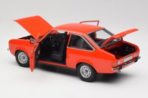 Ford Escort Mk2 Signal Orange Minichamps 1:18 150084100 Metalli — kuva 5 / 8