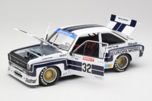 Ford Escort II RS1800 #32 K. Ludwig Nürburgring Winner 1976 Minichamps 1:18 100768432 Metalli — kuva 2 / 8