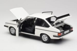 Ford Escort Mk2 RS 2000 LHD Valkoinen Minichamps 1:18 150084300 Metalli — kuva 5 / 8