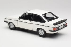 Ford Escort Mk2 RS 2000 LHD Valkoinen Minichamps 1:18 150084300 Metalli — kuva 7 / 8
