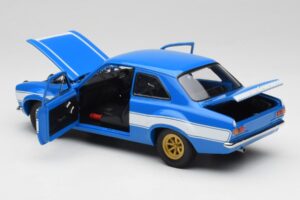 Ford Escort Mk1 RS 1600 Sininen Valkoinen Raidat Minichamps 1:18 100688102 Metalli — kuva 5 / 8