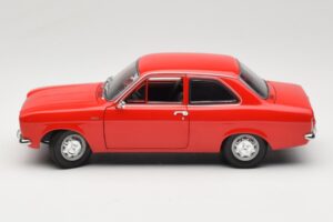 Ford Escort Mk1 Street Punainen Minichamps 1:18 100081001 Metalli — kuva 4 / 8