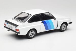 Ford Escort Mk2 RS 2000 X-Pack Diamond Valkoinen & Sininen Decor MCG 1:18 MCG18351 Metalli — kuva 2 / 6