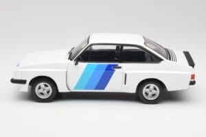 Ford Escort Mk2 RS 2000 X-Pack Diamond Valkoinen & Sininen Decor MCG 1:18 MCG18351 Metalli — kuva 3 / 6