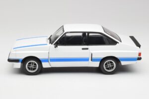 Ford Escort Mk2 RS 2000 X-Pack Diamond Valkoinen & Sininen Stripe MCG 1:18 MCG18350 Metalli — kuva 3 / 6